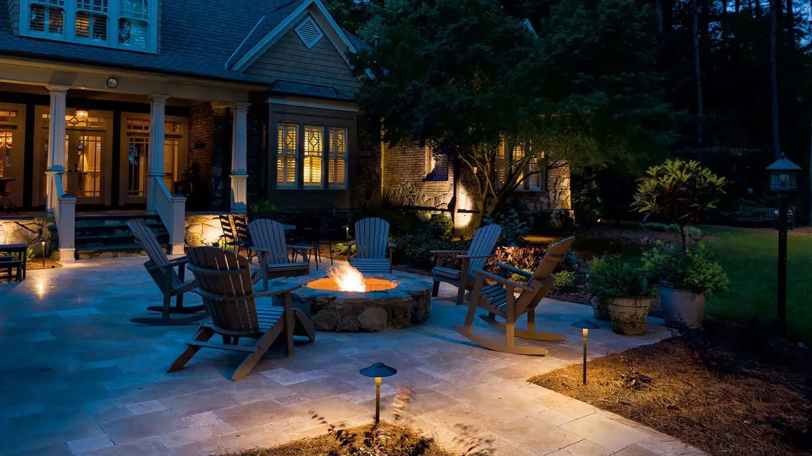 Right Outdoor Lighting for Spring Entertaining