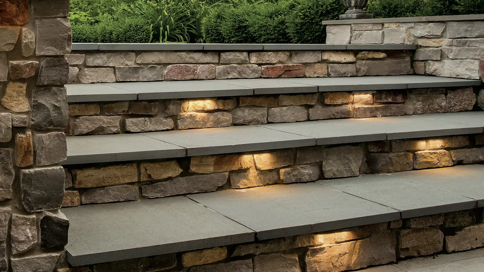 Right Outdoor Lighting for Spring Entertaining